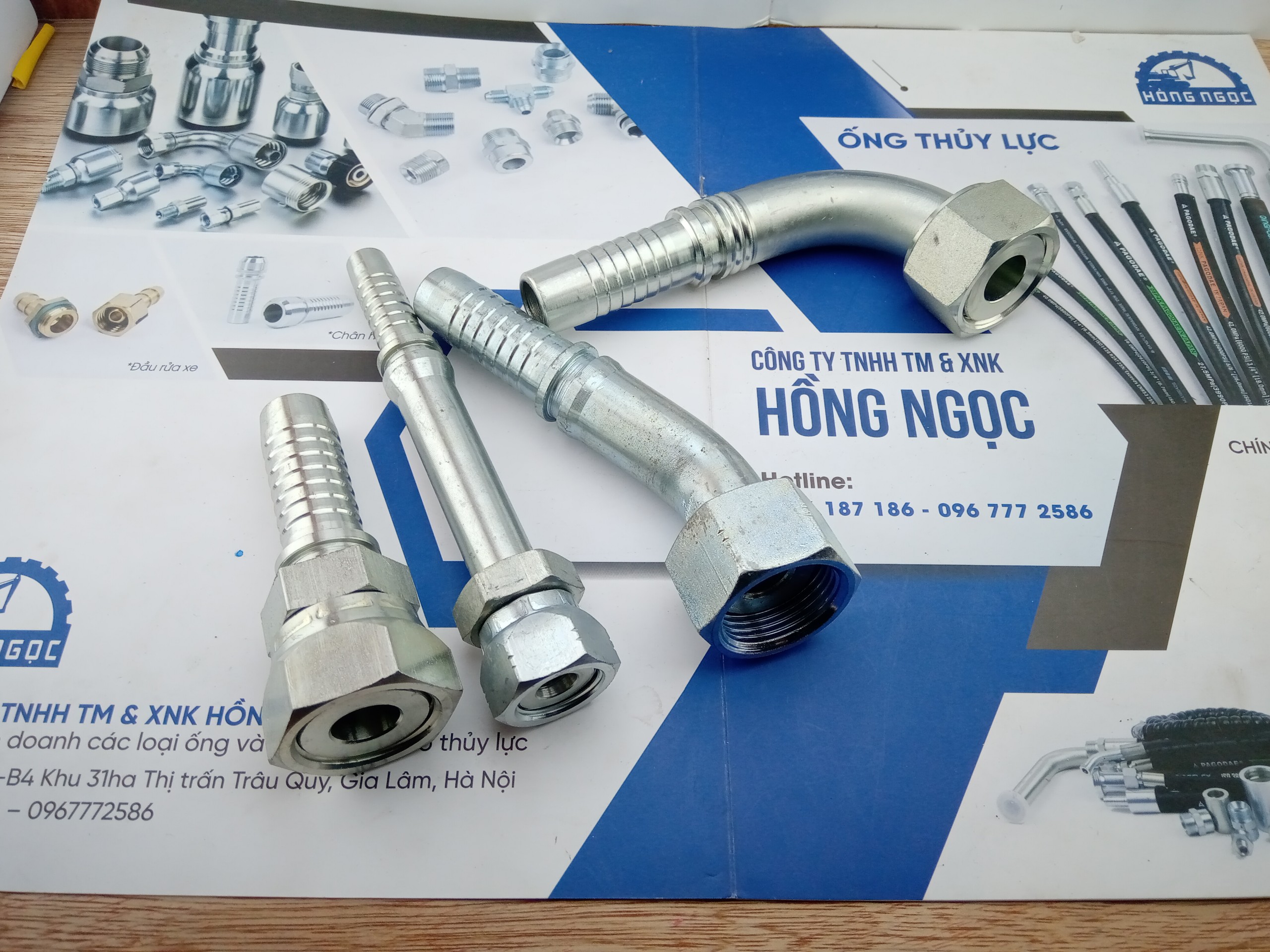 Đầu nối thủy lực Hitachi