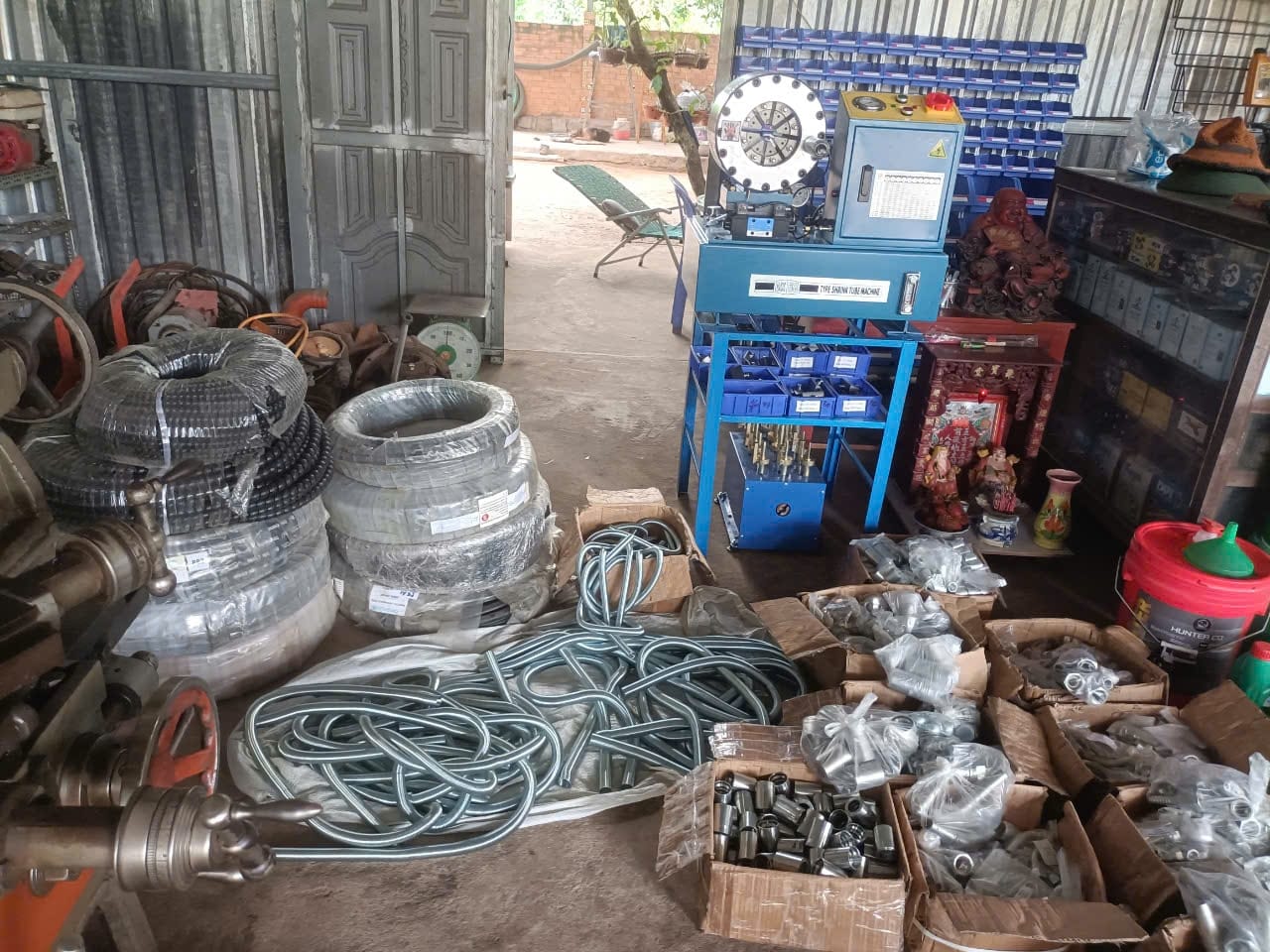 Giao máy bấm ống thuỷ lực về Tán Linh